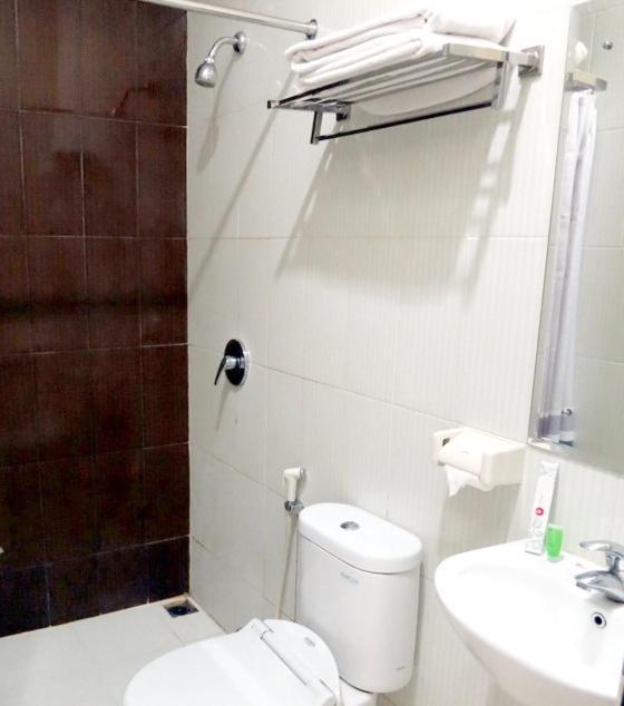 Vindhika Hotel Makassar Room photo