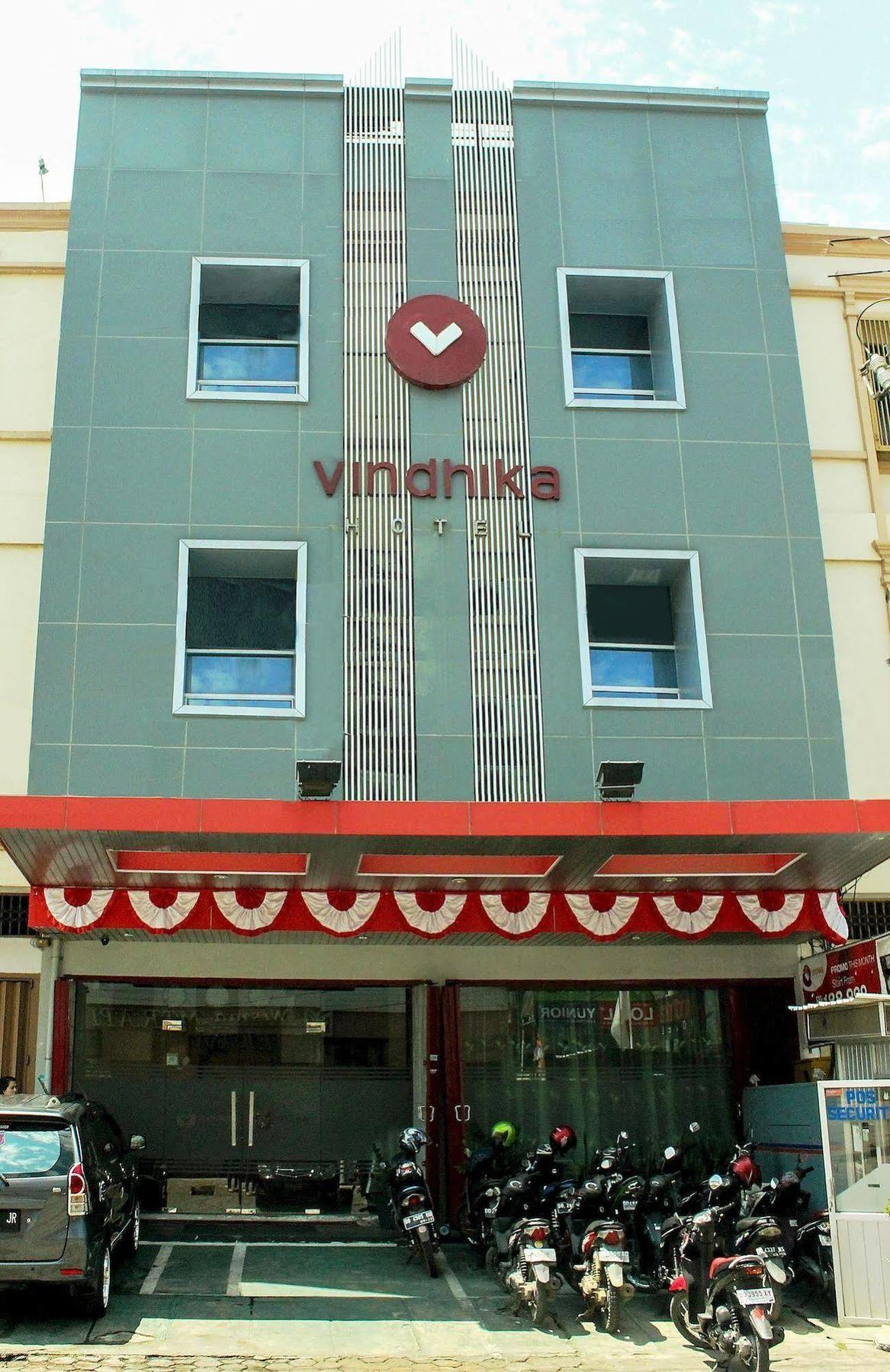 Vindhika Hotel Makassar Exterior photo